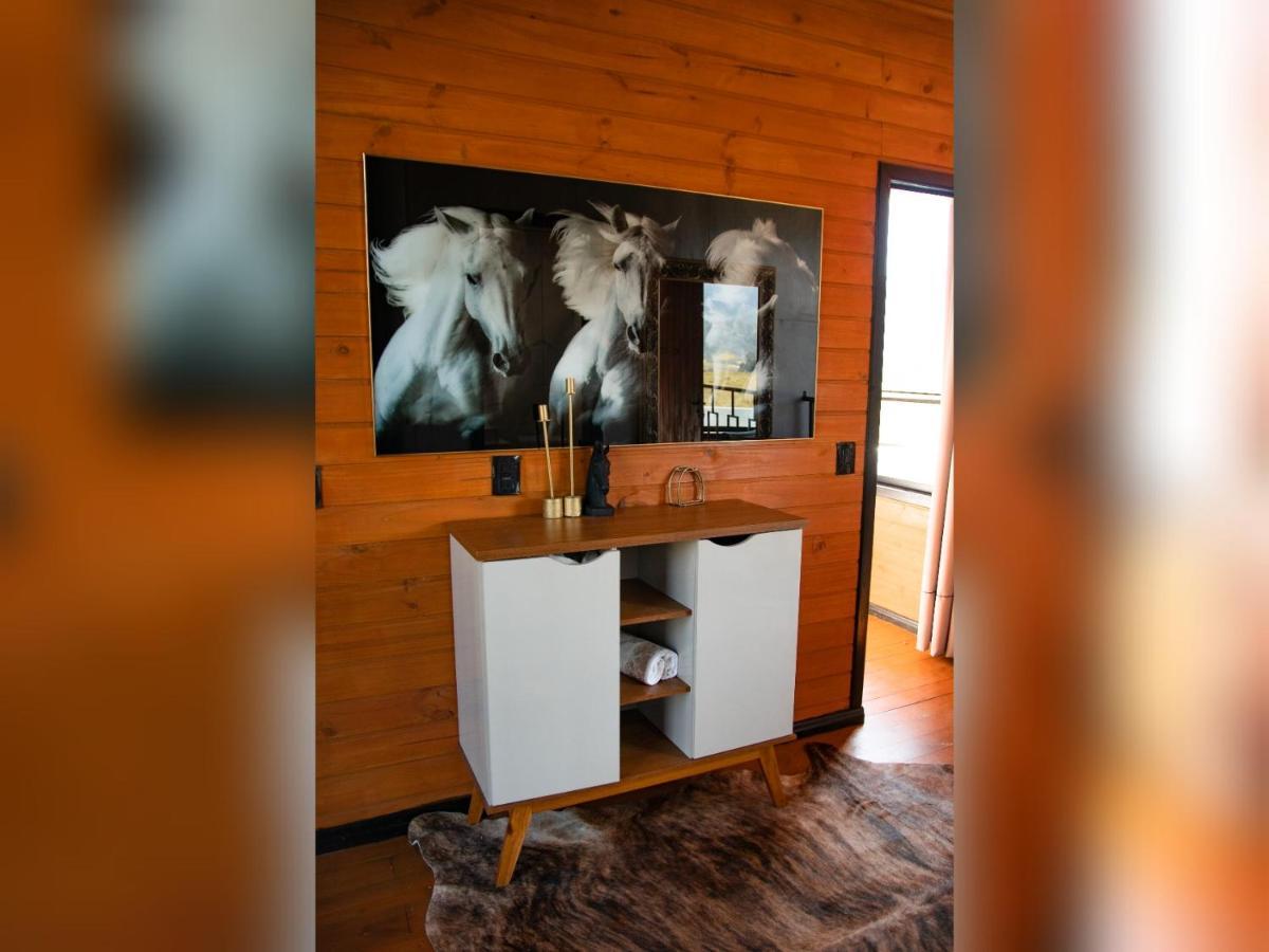Cabana Horses La Contemporanea Proximo A Cidade E Vista Ponto Turistico Pedra Morro Do Campestre Urubici Exterior foto